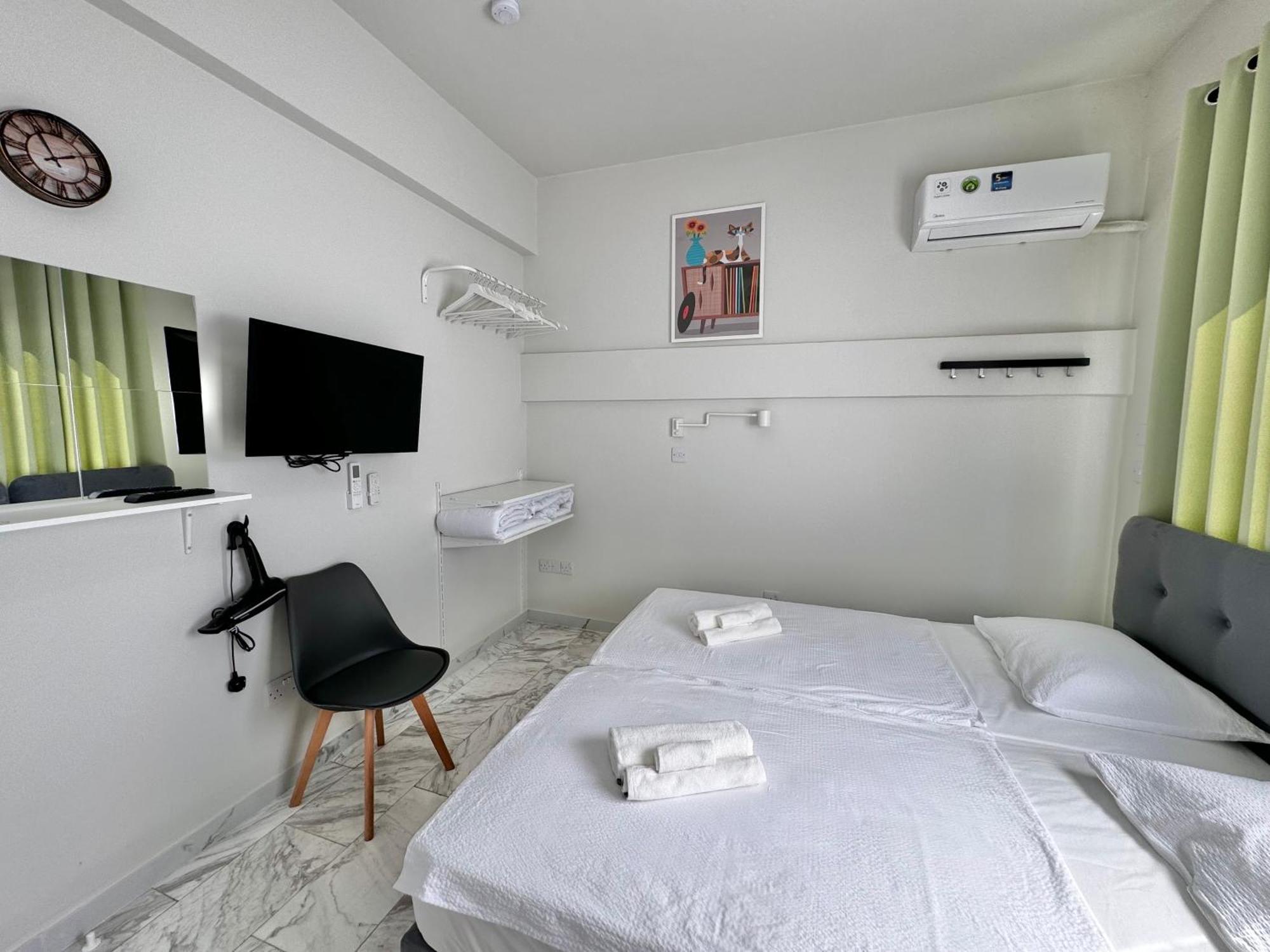 Apartment Smart Comfort Roomn3 With Private Bathroom In Location 250m *
